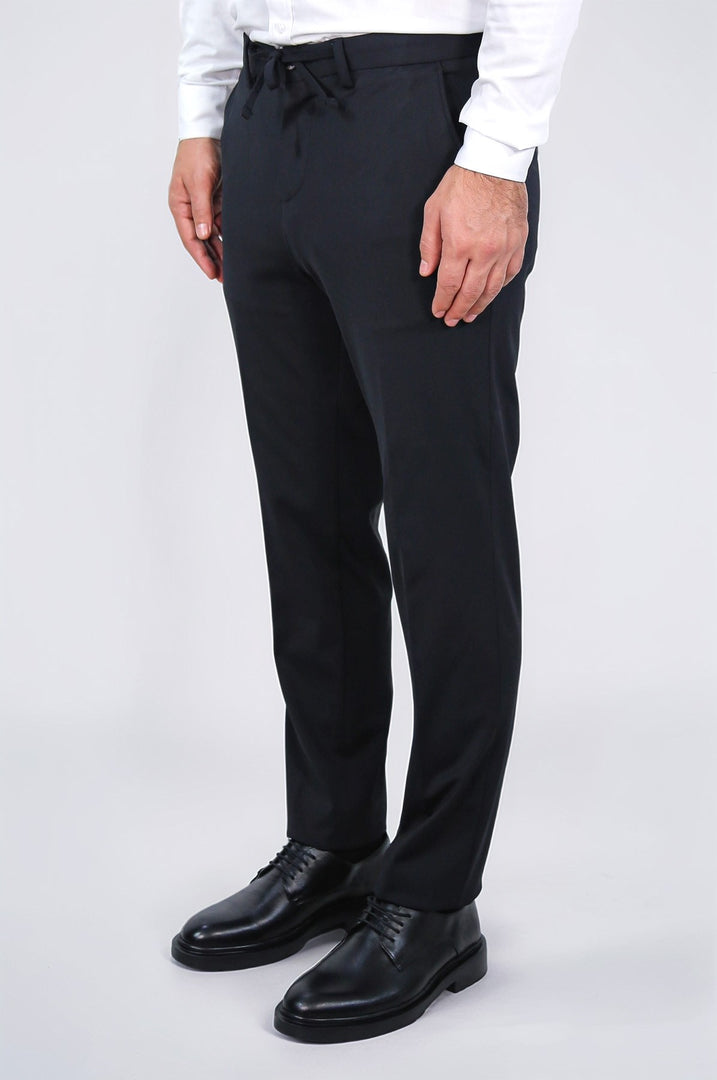 hafif dokulu kendinden kemerli siyah jogger tek pantolon 